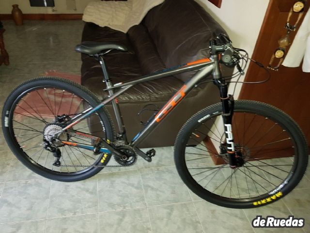 Bicicleta gt usada precio deals