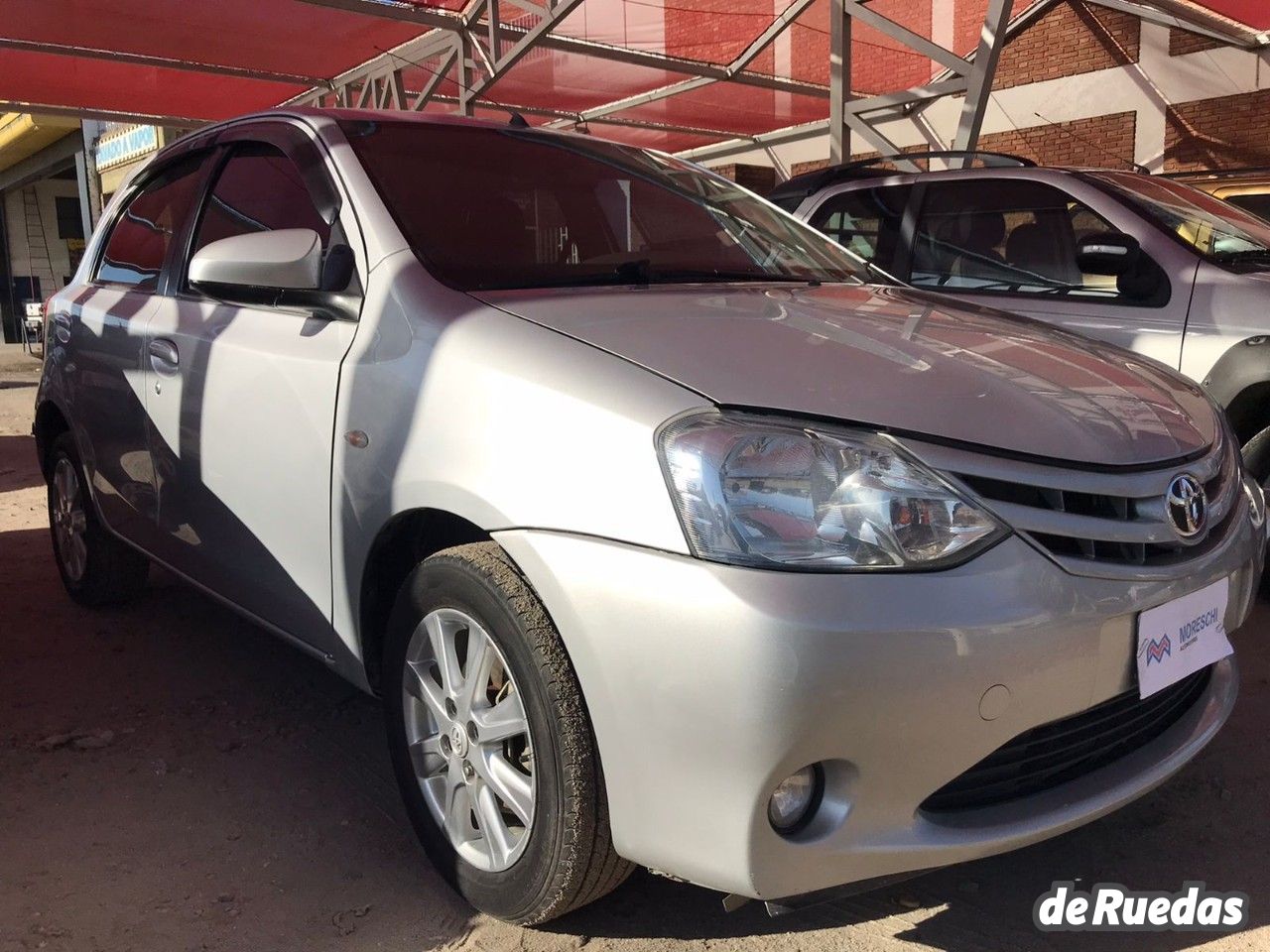 Toyota Etios Usado en Cordoba, deRuedas