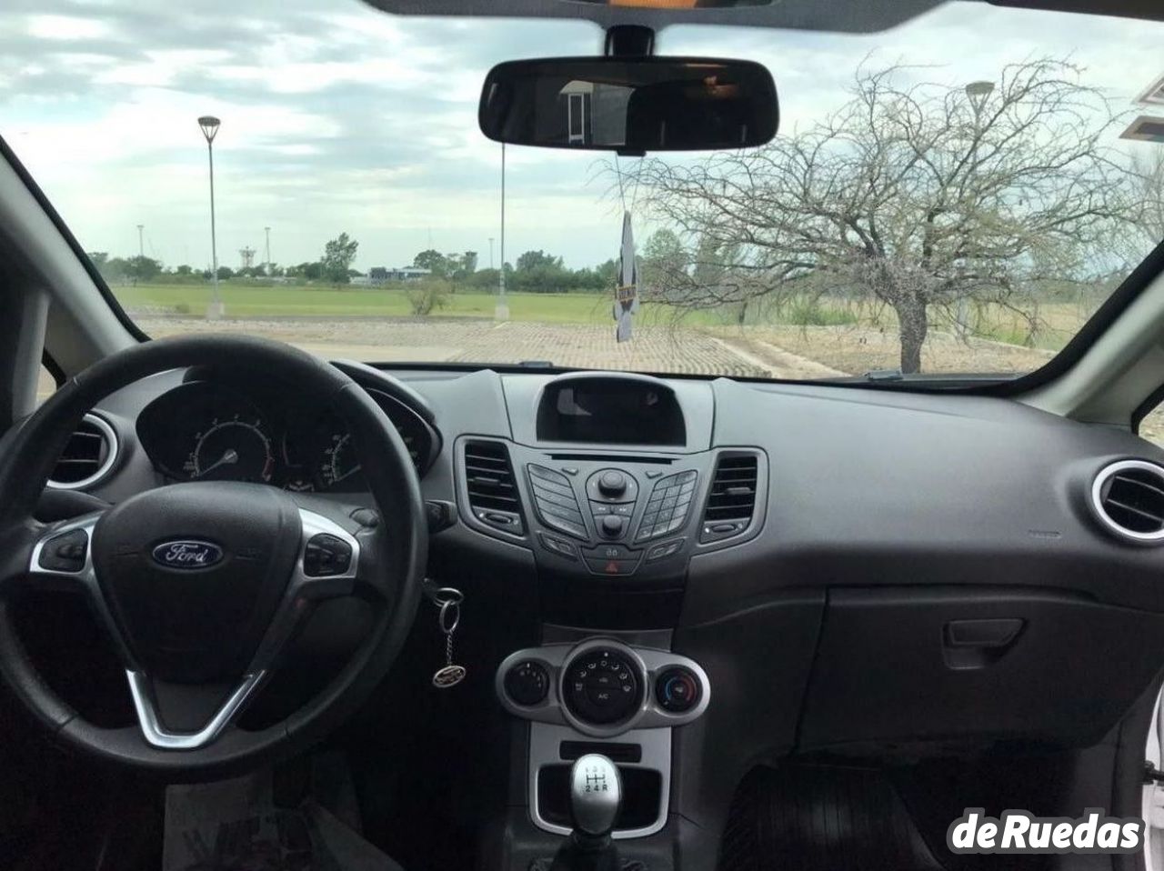 Ford Fiesta KD Usado en Cordoba, deRuedas
