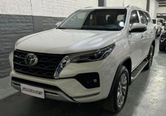 Toyota Hilux SW4 en San Juan