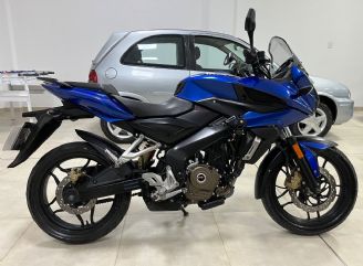 Bajaj Rouser