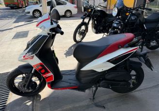 Aprilia SR