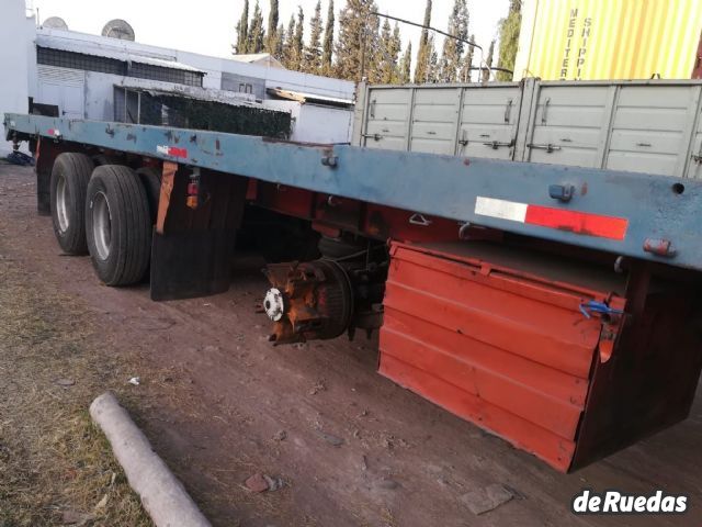 Acoplado Helvetica Usado en Mendoza, deRuedas