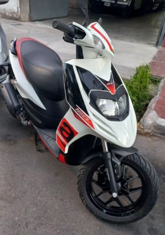 Aprilia SR Usada en Mendoza