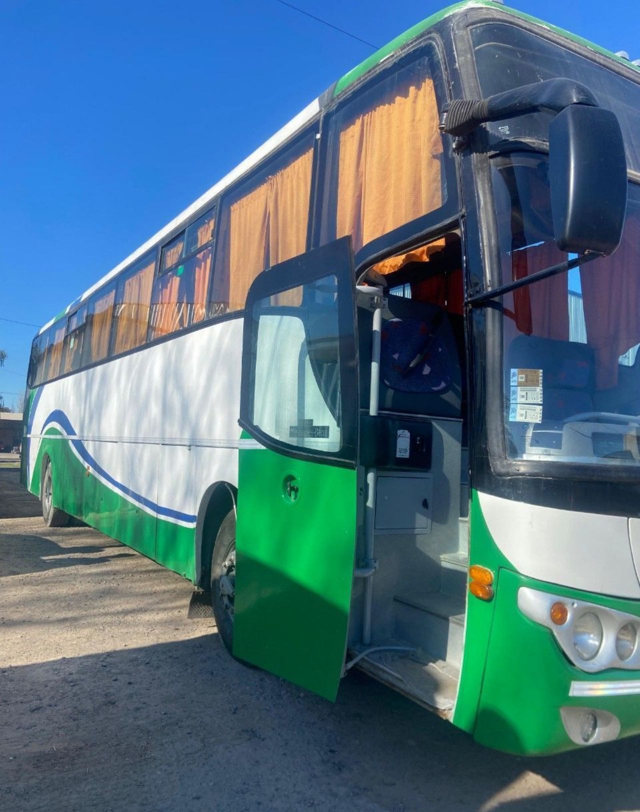 Autobús Larga distancia Usado en Buenos Aires, deRuedas