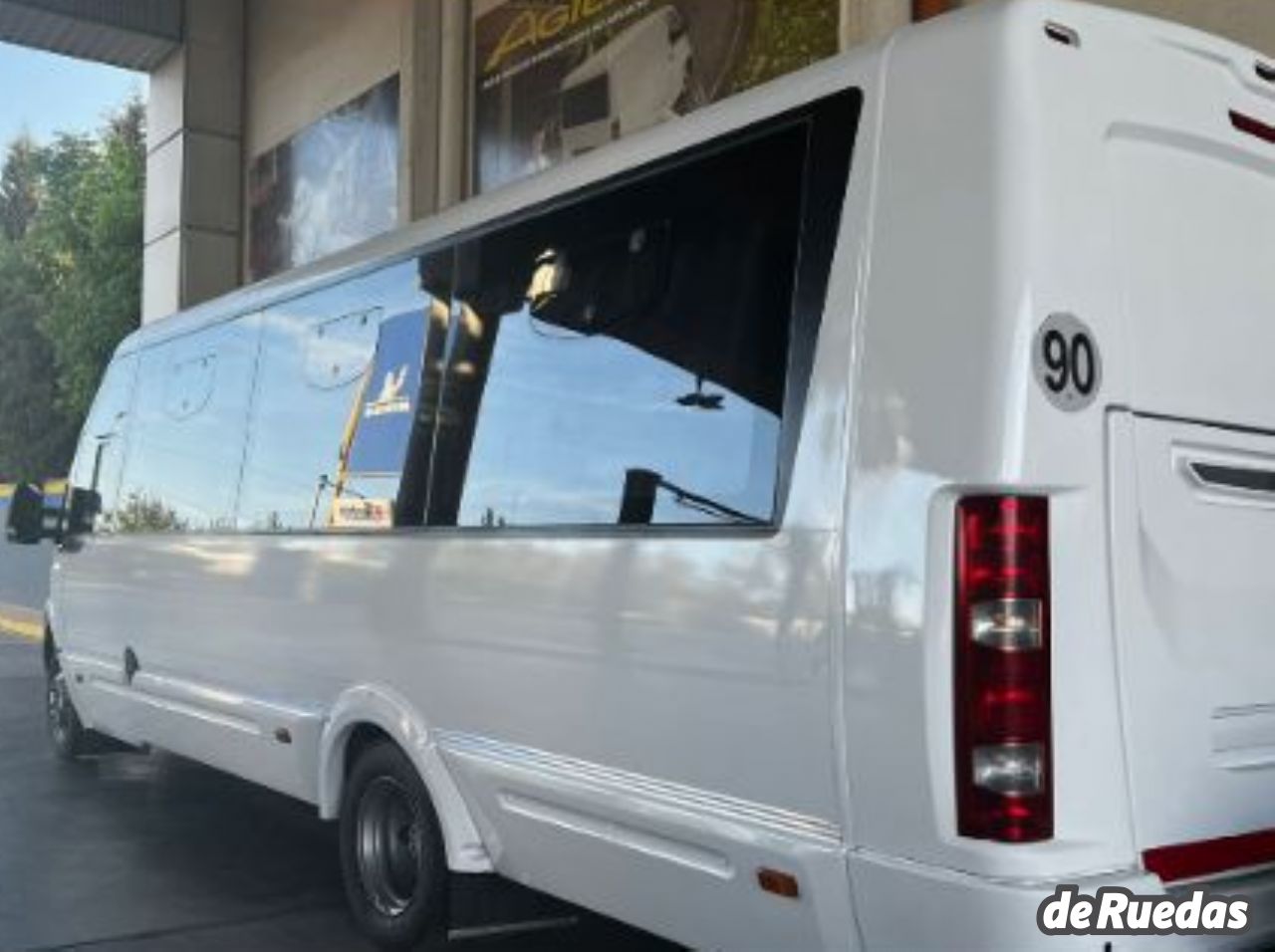 Autobús Minibus Usado en Mendoza, deRuedas