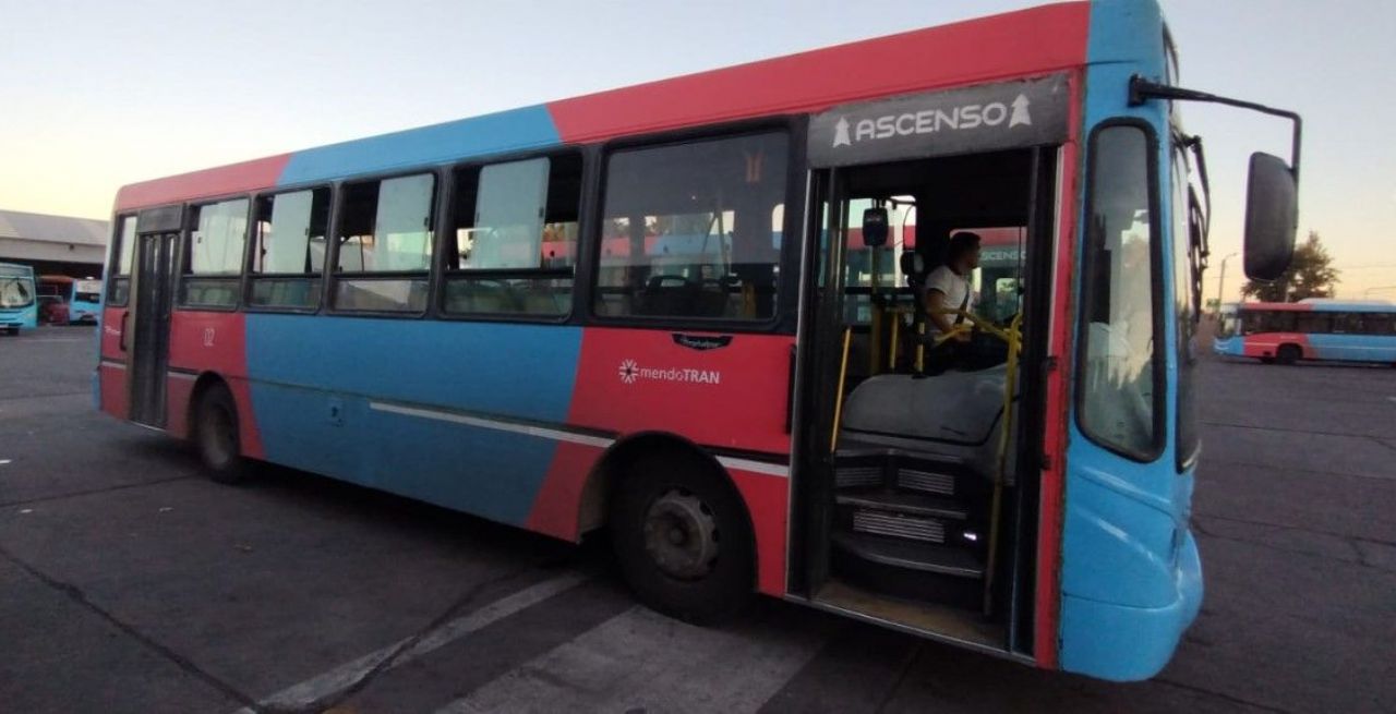 Autobús Urbano Usado en Mendoza, deRuedas