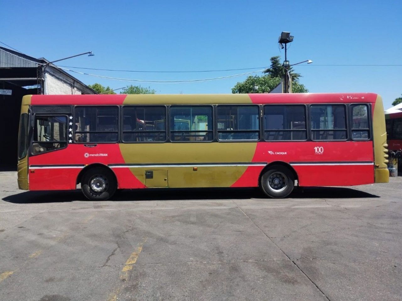 Autobús Urbano Usado en Mendoza, deRuedas