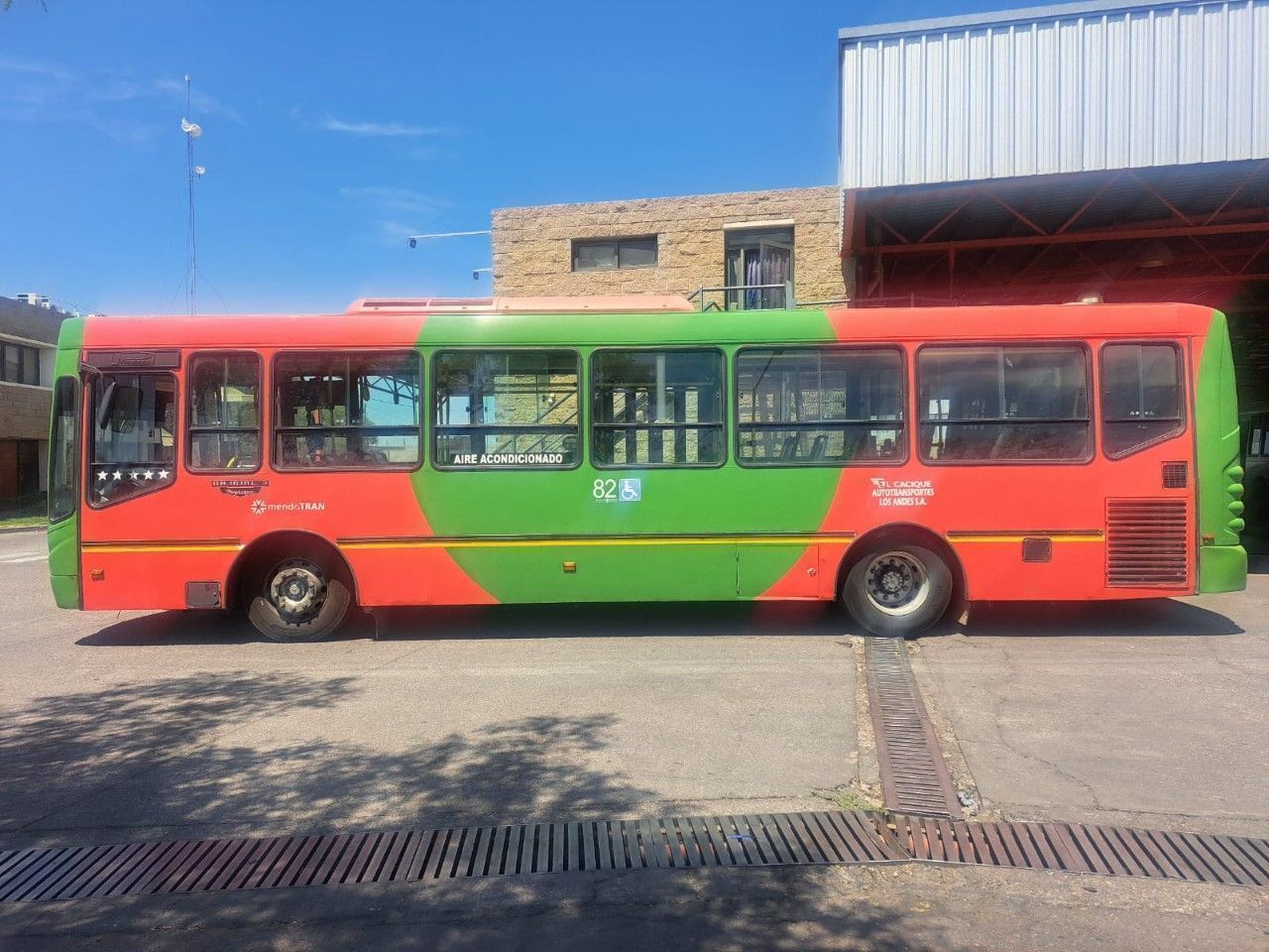Autobús Urbano Usado en Mendoza, deRuedas