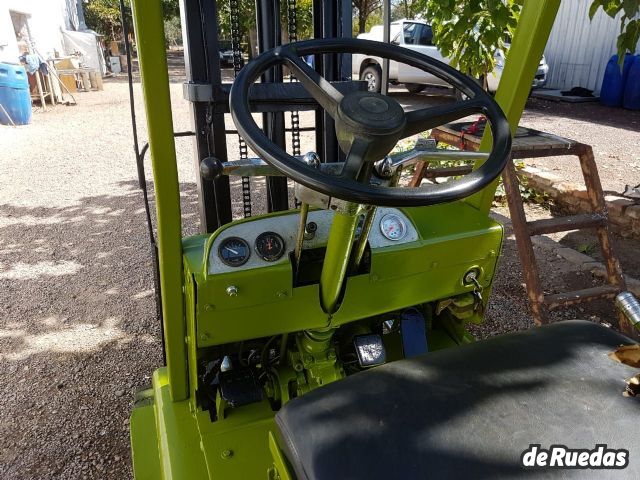 Autoelevador Clark Usado en Mendoza, deRuedas