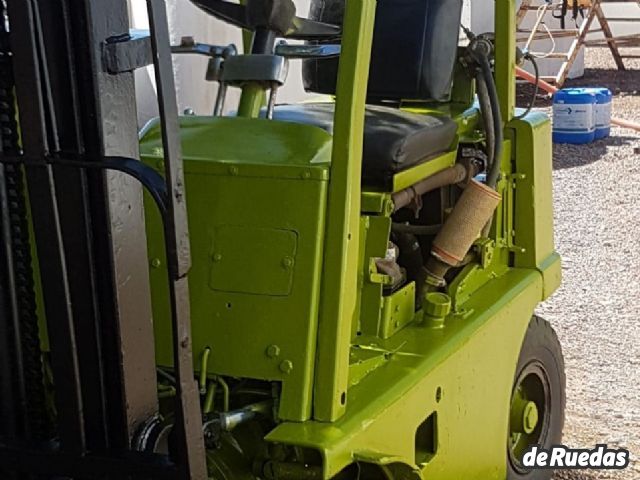 Autoelevador Clark Usado en Mendoza, deRuedas