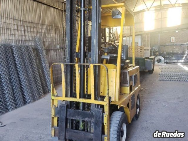 Autoelevador Clark Usado en Mendoza, deRuedas