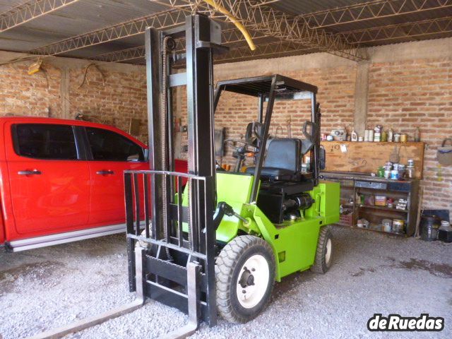 Autoelevador Clark Usado en Mendoza, deRuedas