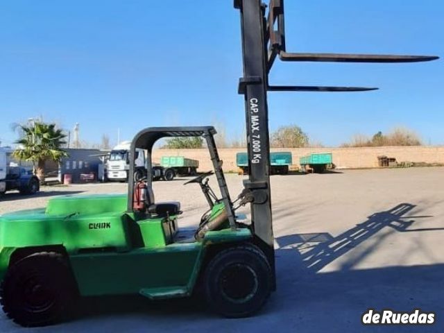 Autoelevador Clark Usado en Mendoza, deRuedas