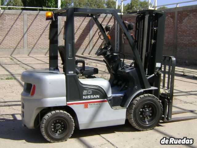 Autoelevador Nissan Usado en Mendoza, deRuedas