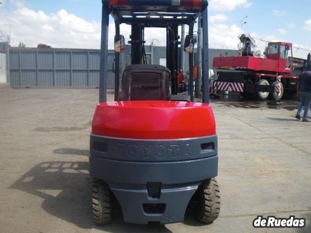 Autoelevador Toyota Usado en Mendoza, deRuedas