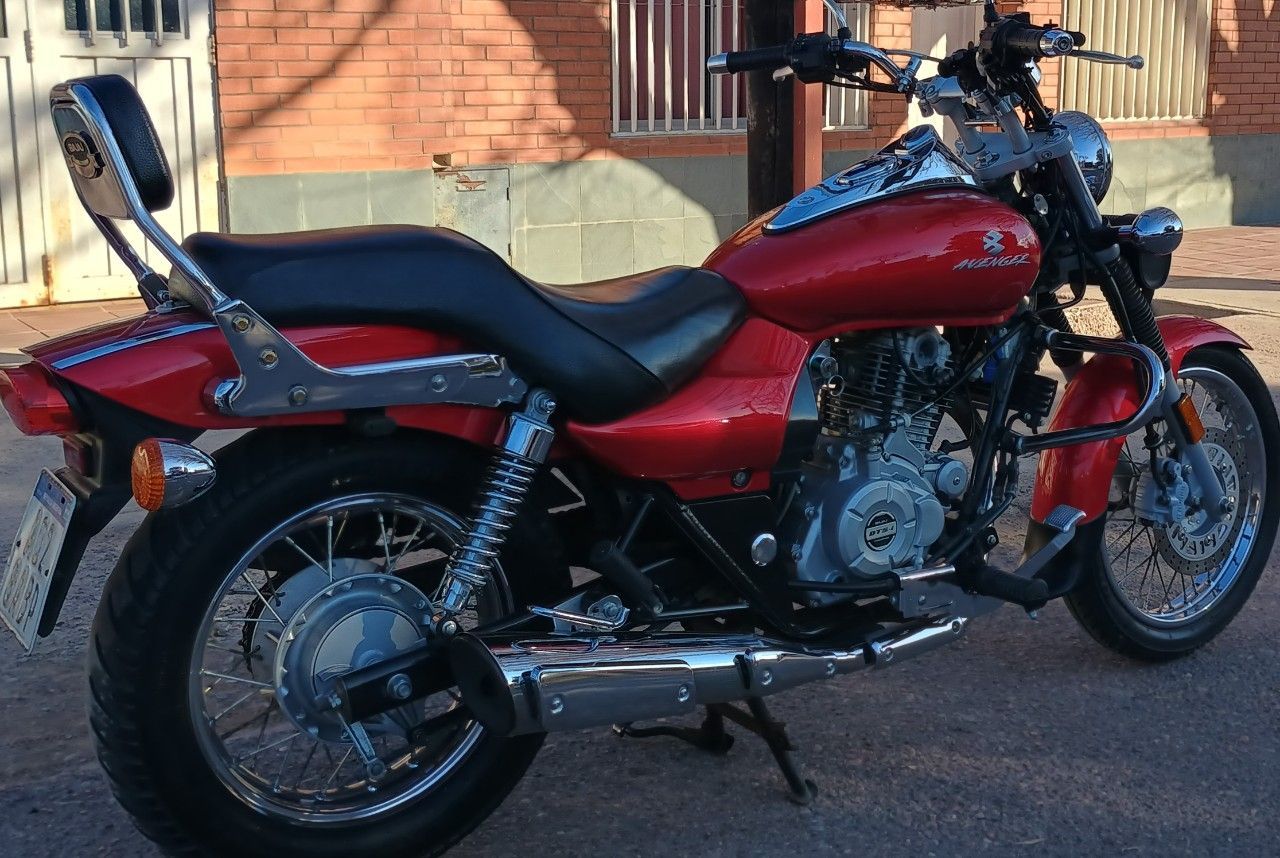 Bajaj Avenger Usada en Mendoza, deRuedas