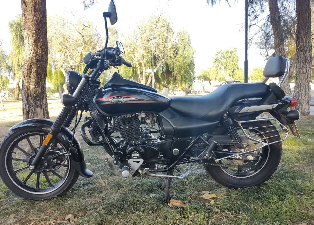 Bajaj Avenger Usada en Mendoza, deRuedas