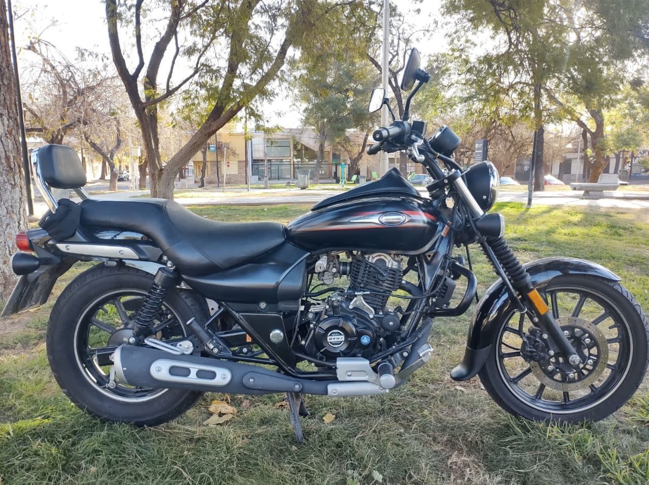 Bajaj Avenger Usada en Mendoza, deRuedas