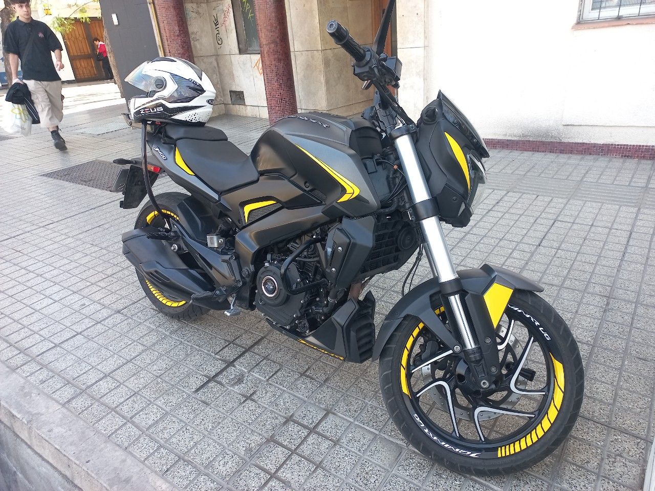 Bajaj Dominar Usada en Mendoza, deRuedas