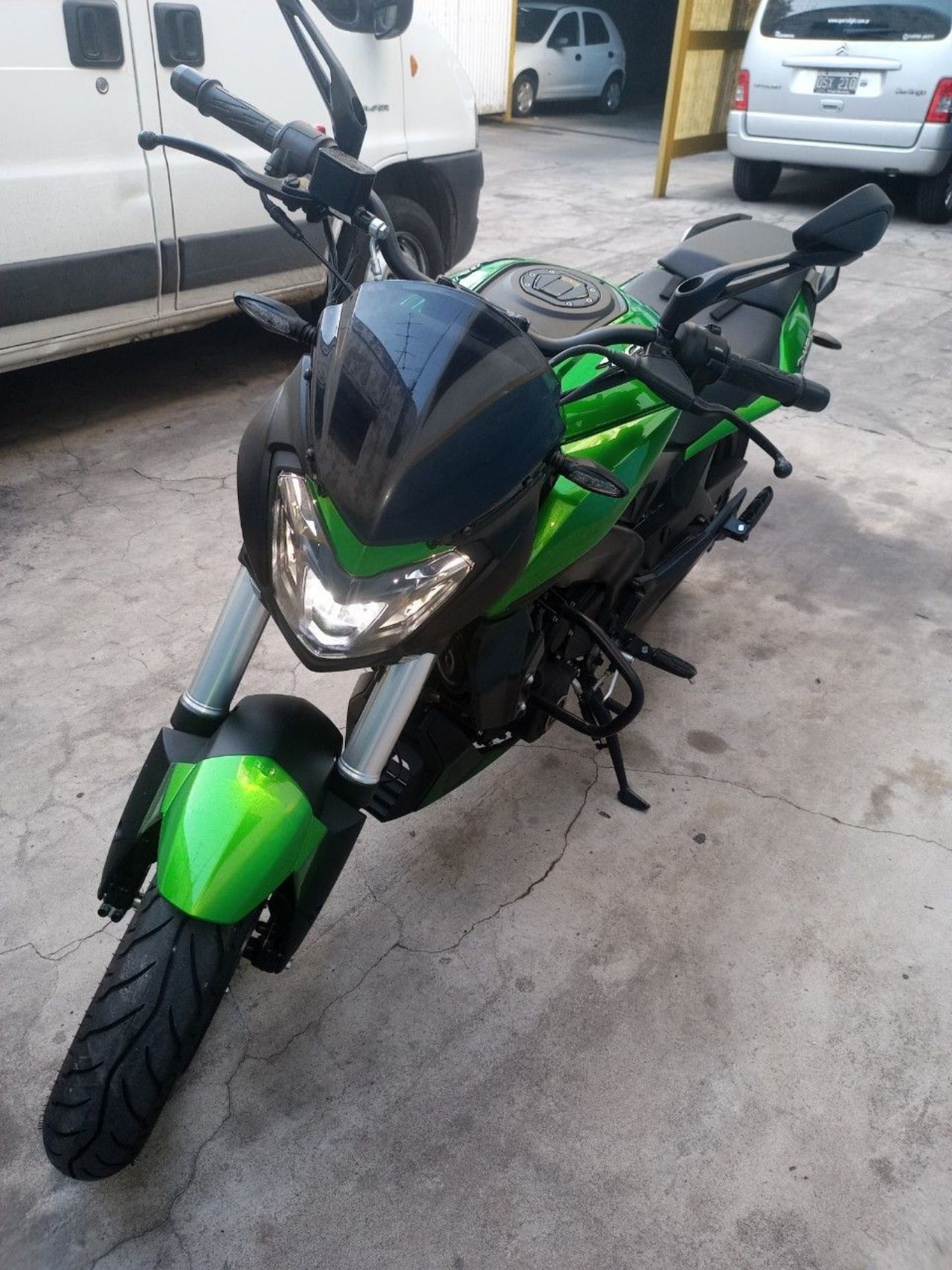 Bajaj Dominar Usada en Buenos Aires, deRuedas