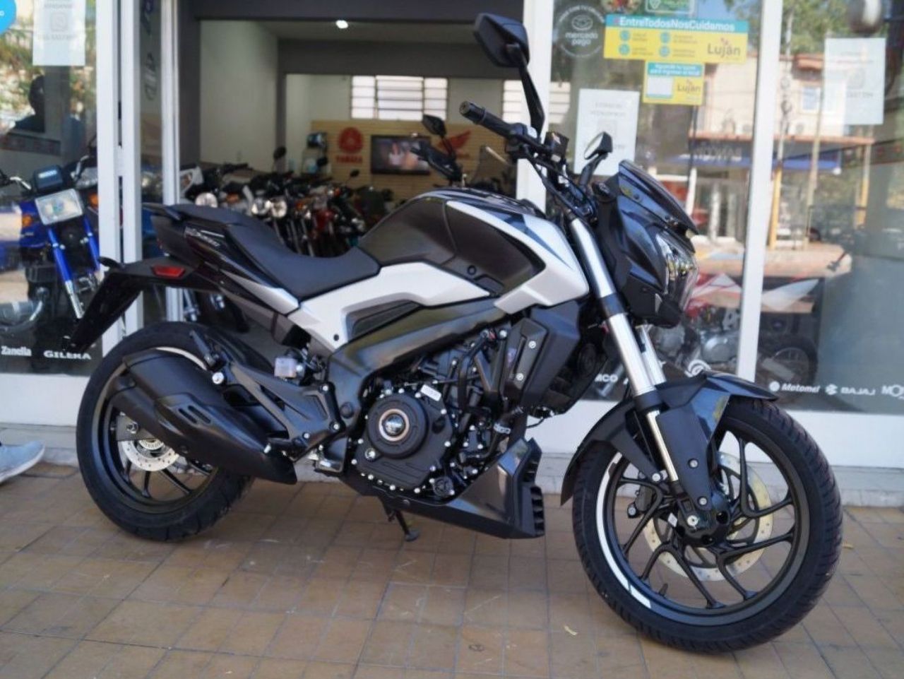 Bajaj Dominar Nueva en Mendoza, deRuedas