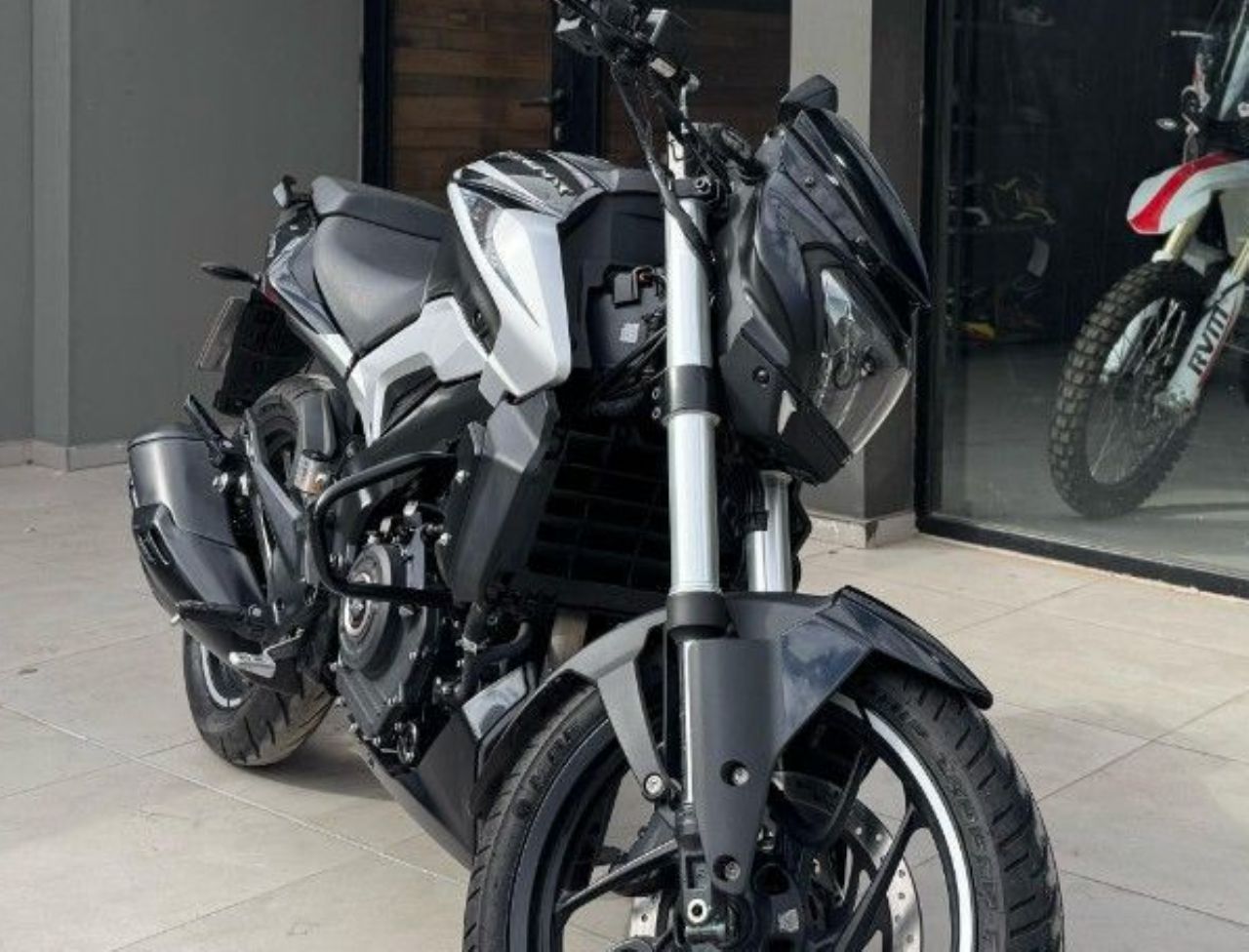 Bajaj Dominar Usada Financiado en San Juan, deRuedas