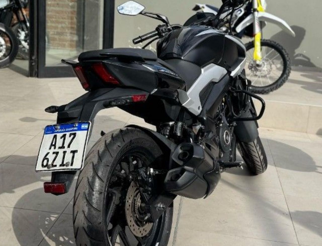 Bajaj Dominar Usada Financiado en San Juan, deRuedas