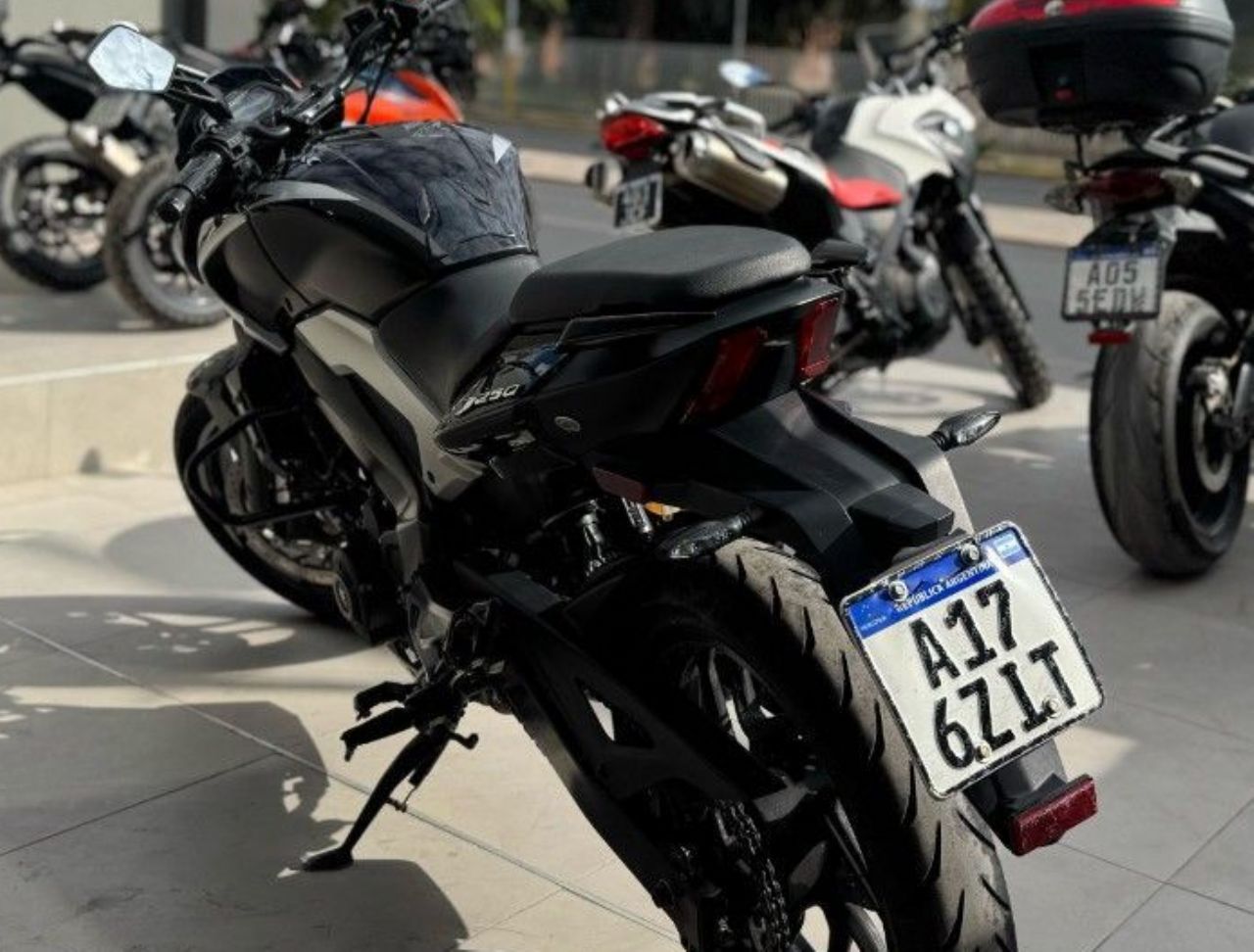 Bajaj Dominar Usada Financiado en San Juan, deRuedas