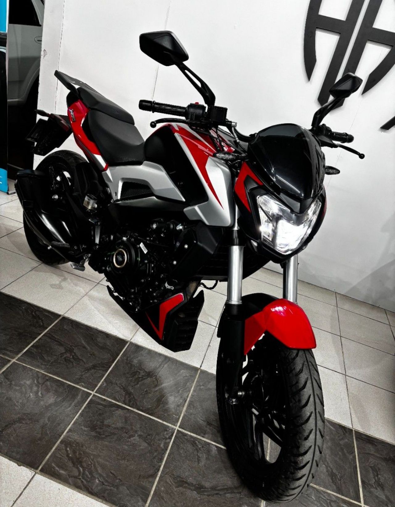 Bajaj Dominar Usada Financiado en Mendoza, deRuedas