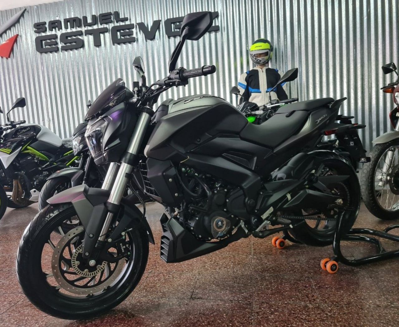 Bajaj Dominar Nueva en Mendoza, deRuedas