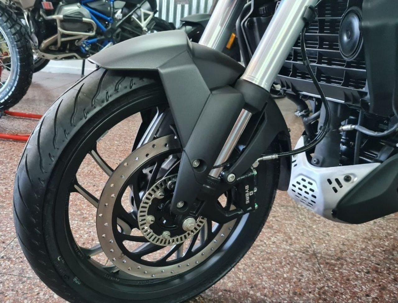 Bajaj Dominar Nueva Financiado en Mendoza, deRuedas