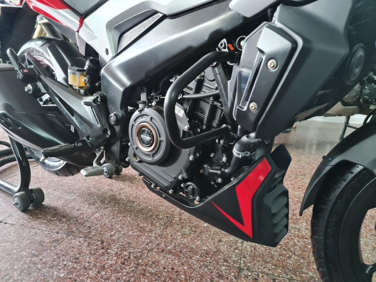 Bajaj Dominar Nueva en Mendoza, deRuedas