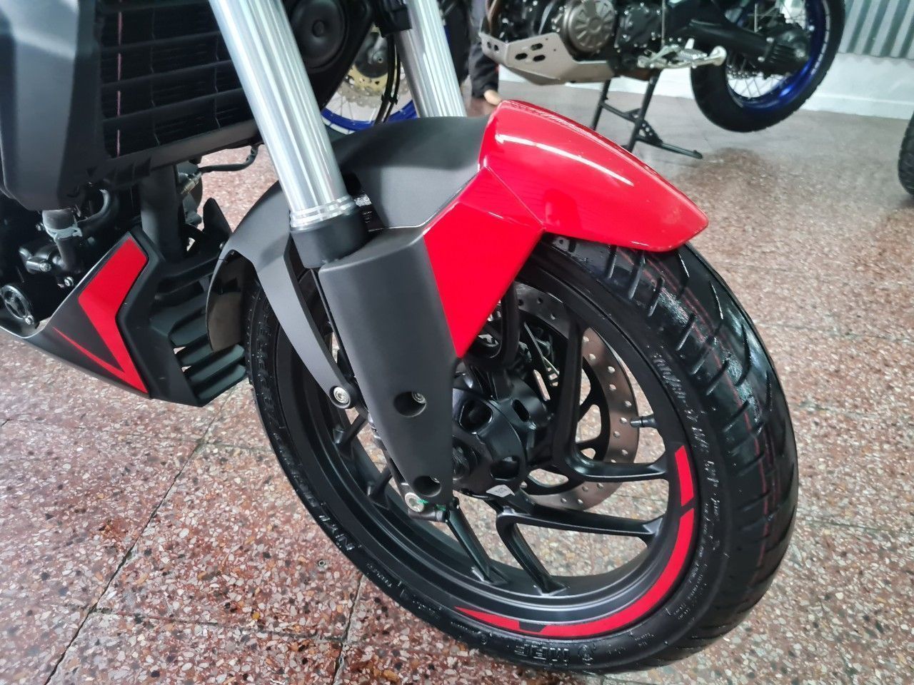 Bajaj Dominar Nueva en Mendoza, deRuedas