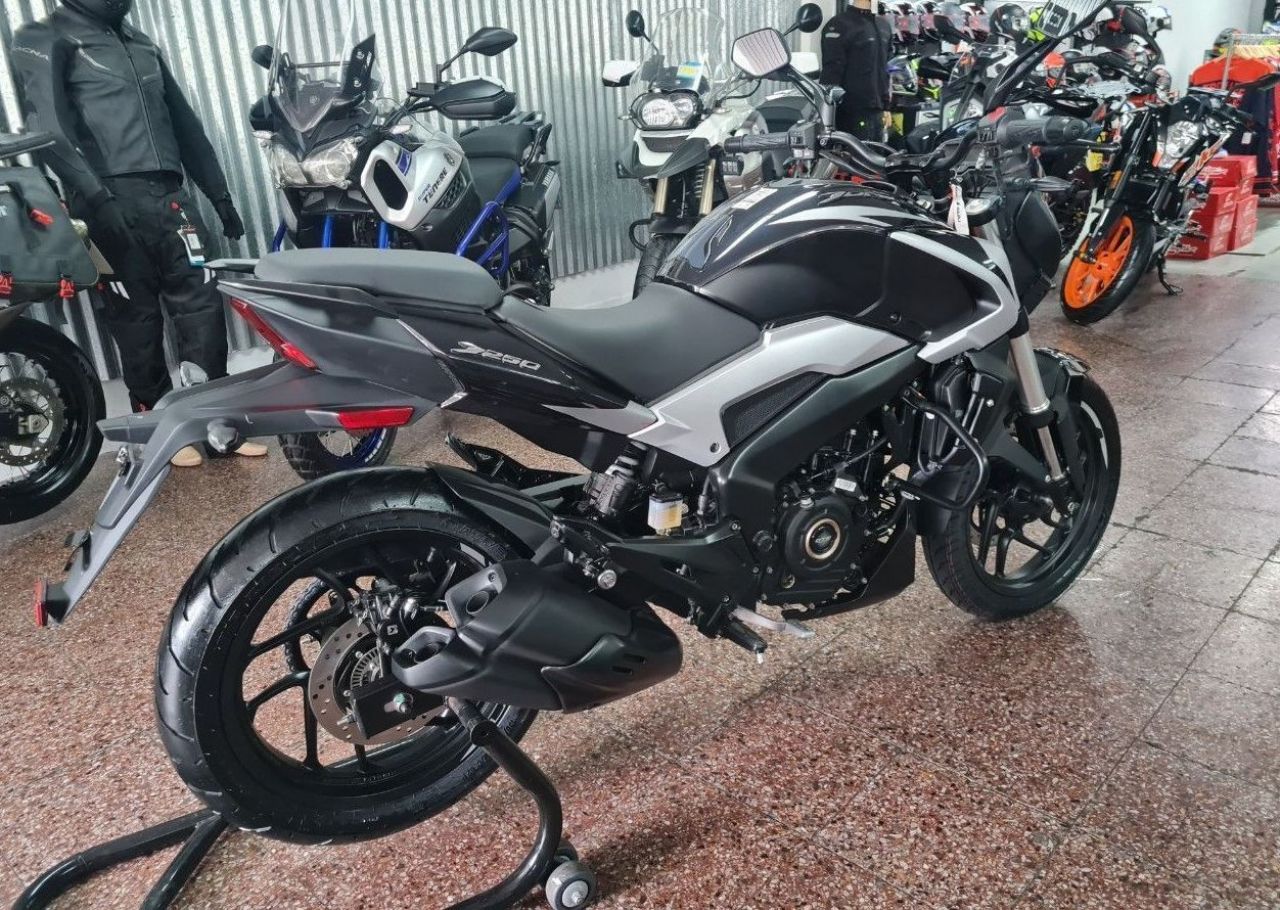 Bajaj Dominar Nueva en Mendoza, deRuedas