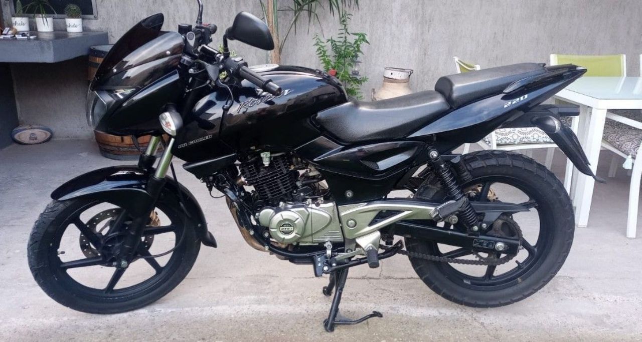 Bajaj Rouser Usada en Mendoza, deRuedas