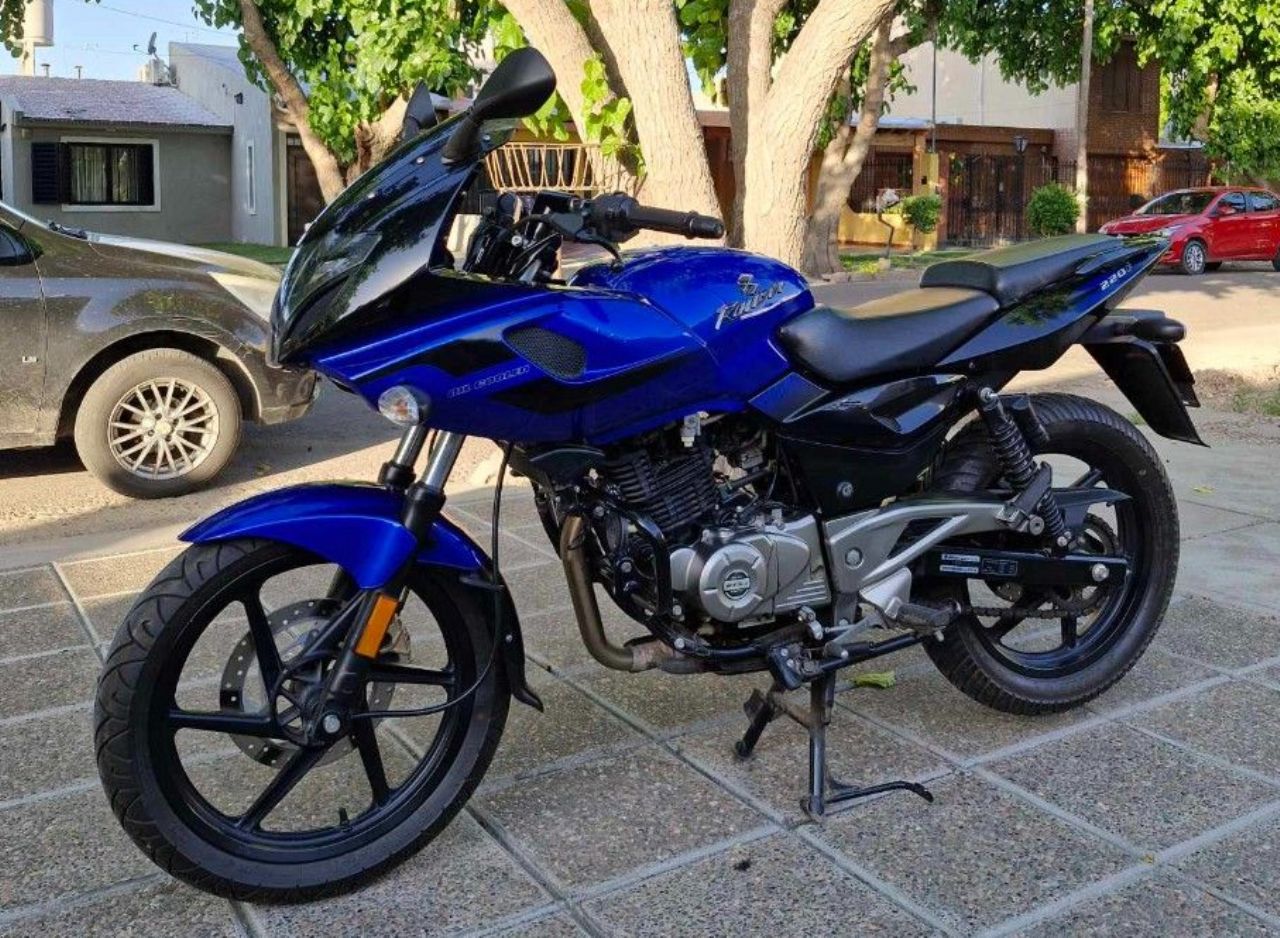 Bajaj Rouser Usada en Mendoza, deRuedas