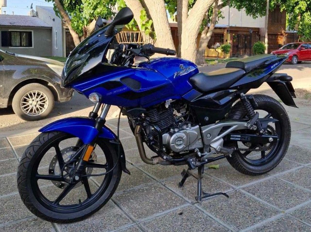 Bajaj Rouser Usada en Mendoza, deRuedas