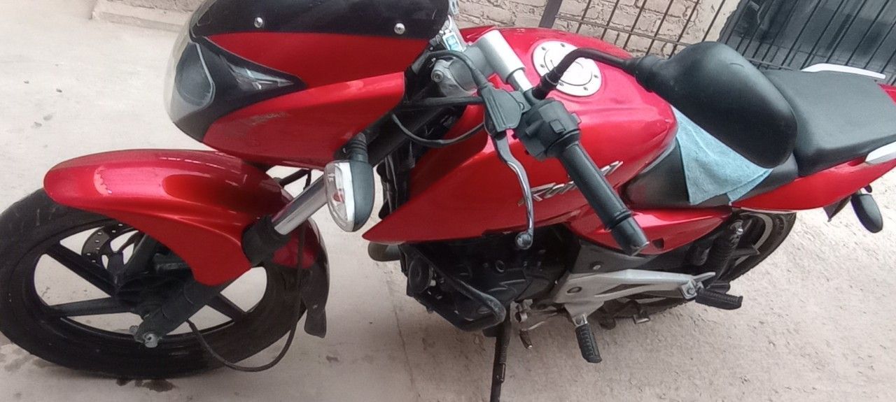 Bajaj Rouser Usada en Mendoza, deRuedas