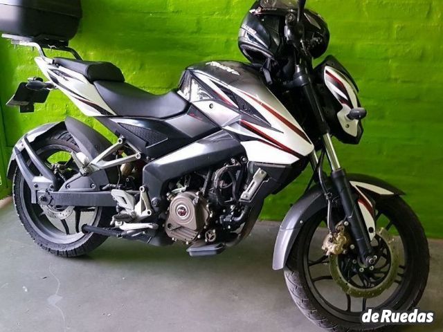Bajaj Rouser Usada en Mendoza, deRuedas