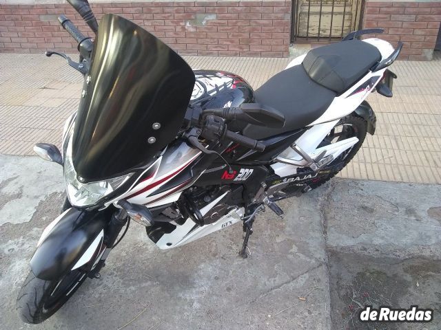 Bajaj Rouser Usada en Mendoza, deRuedas