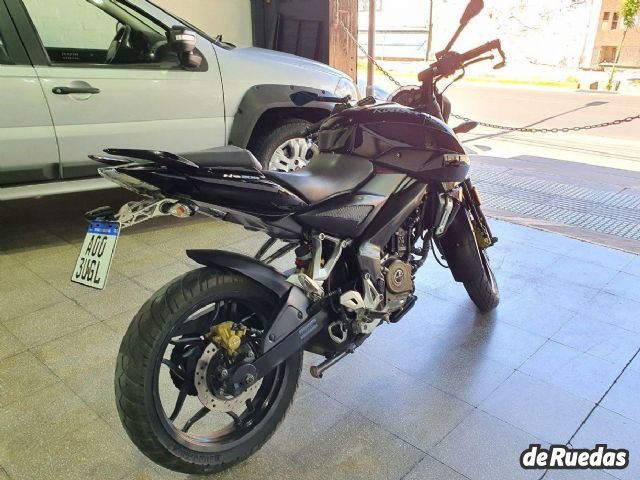 Bajaj Rouser Usada en Mendoza, deRuedas