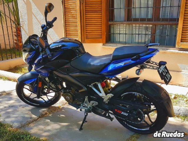 Bajaj Rouser Usada en Mendoza, deRuedas