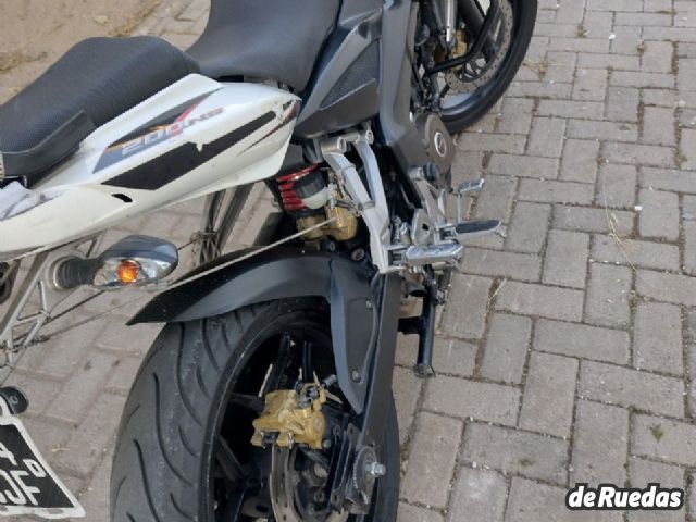 Bajaj Rouser Usada en Córdoba, deRuedas
