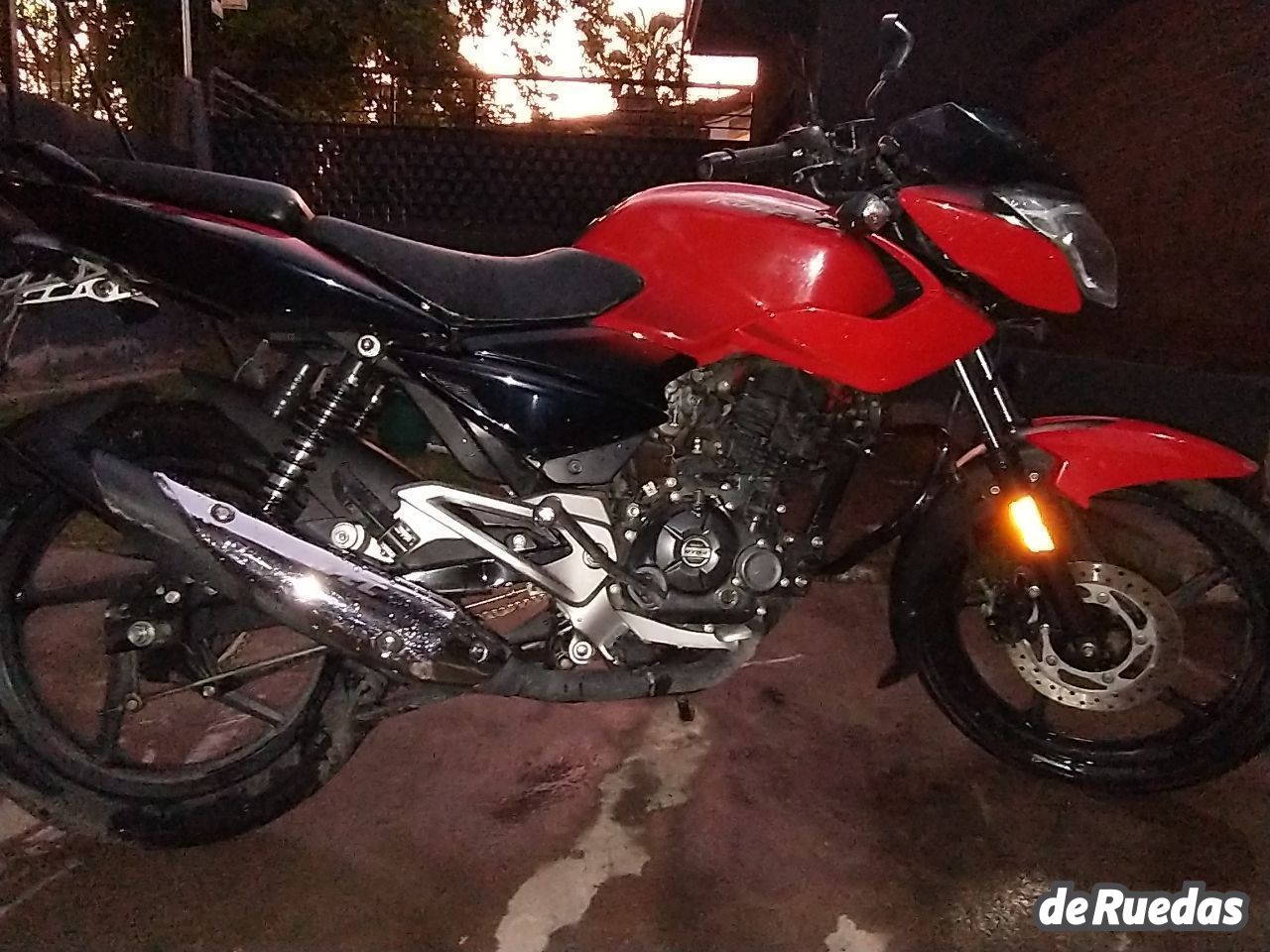 Bajaj Rouser Usada en Mendoza, deRuedas