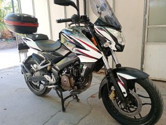 Bajaj Rouser Usada en Mendoza