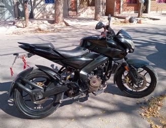 Bajaj Rouser Usada en Mendoza