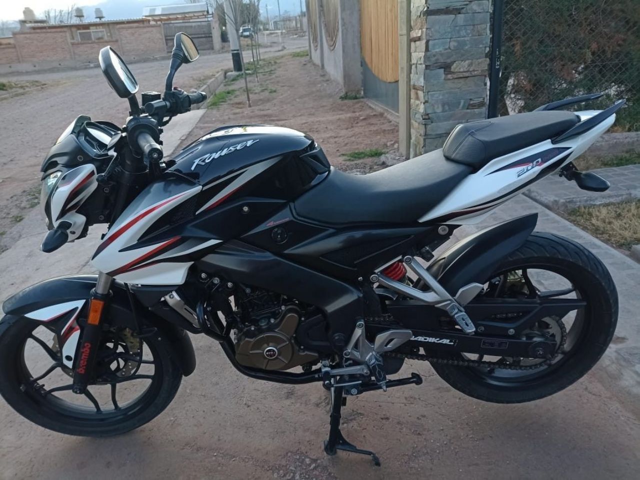 Bajaj Rouser Usada en Mendoza, deRuedas
