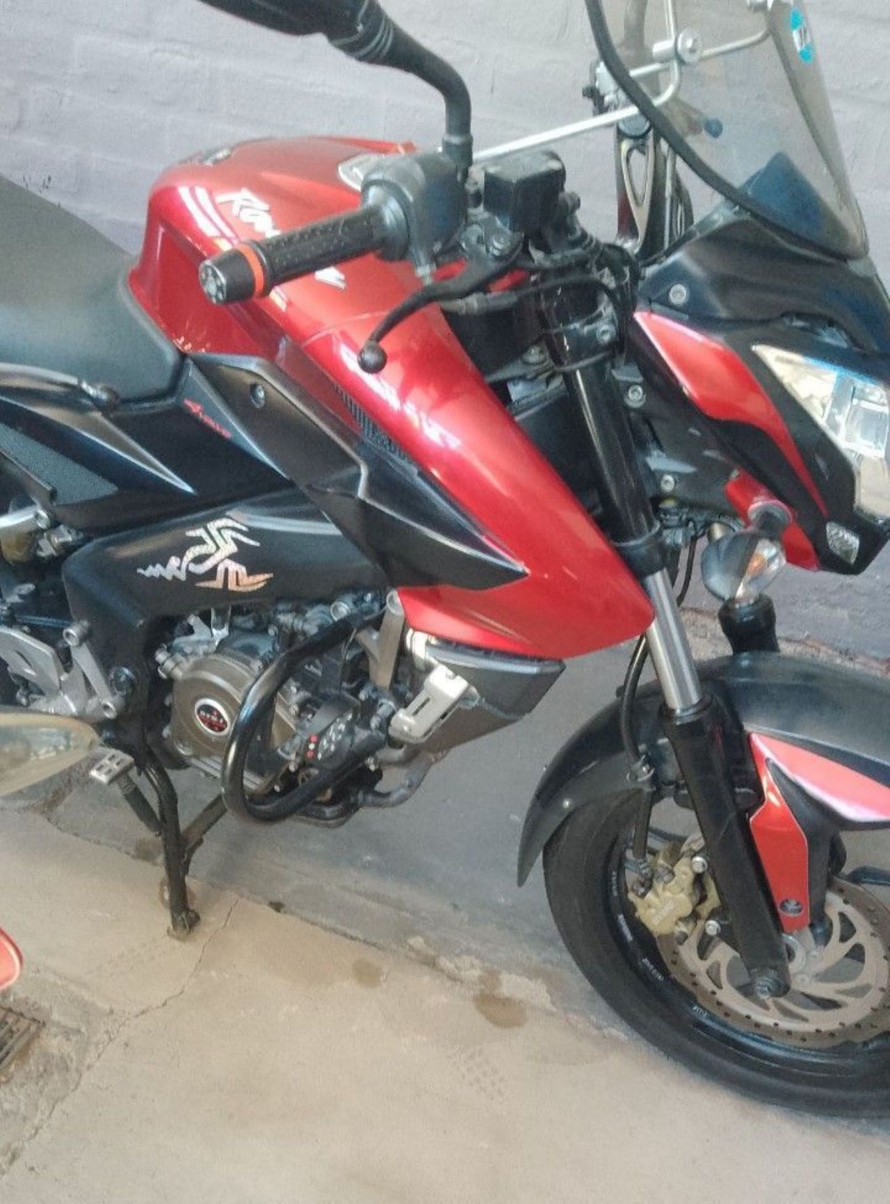 Bajaj Rouser Usada en Mendoza, deRuedas