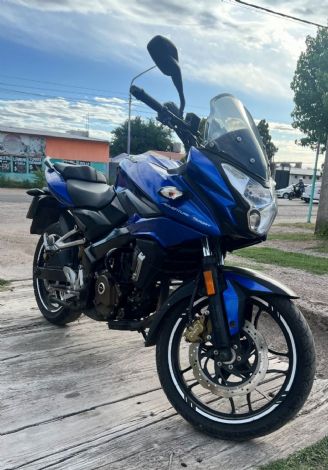 Bajaj Rouser Usada en Mendoza